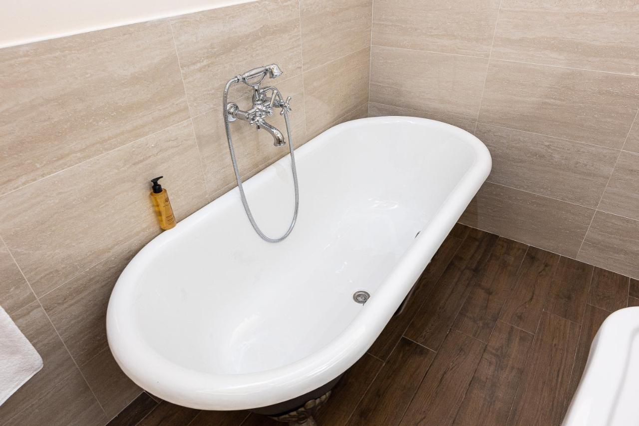 Spa Apartment Via Barberini روما المظهر الخارجي الصورة